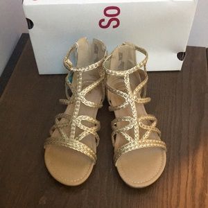 NWT. SO girl’s sandals